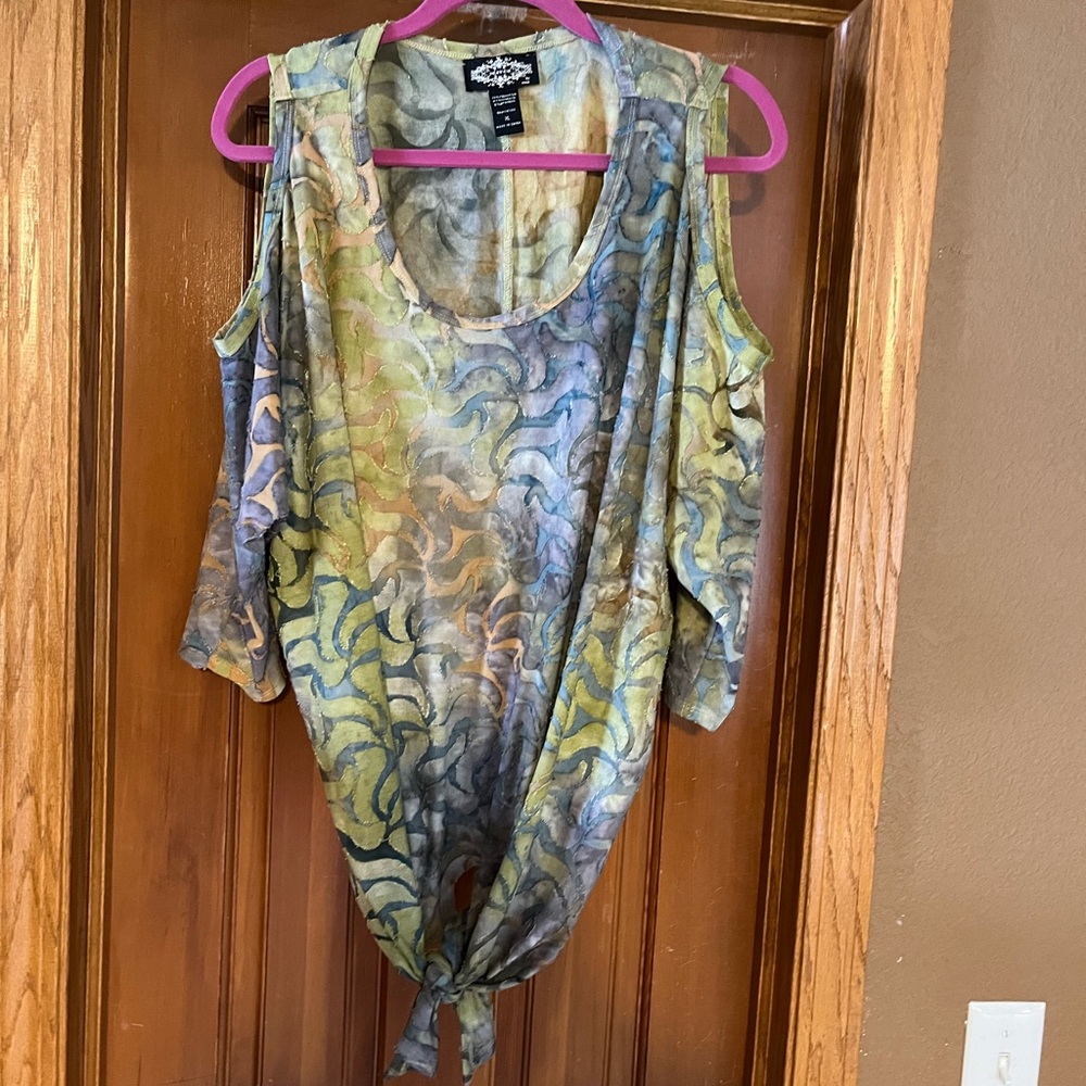 Oliver cold shoulder top
